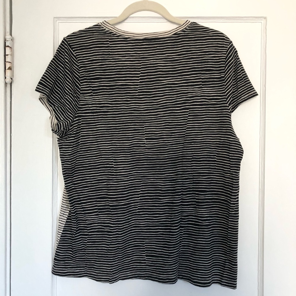 Athleta Two Sided Tee - Picture 4 of 4